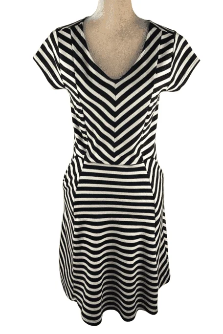 Isaac Mizrahi women's black and white stripe dress size XS